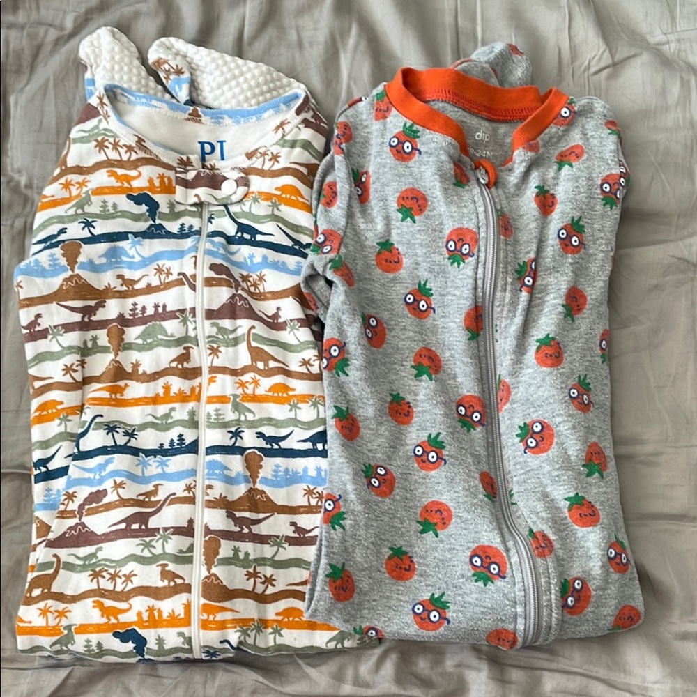 Colorful Dinosaur and Tomato Print Kids Pajamas, 18-24 months, EUC
